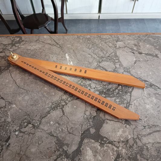 Calendario Perpetuo A Compasso Vintage In Legno