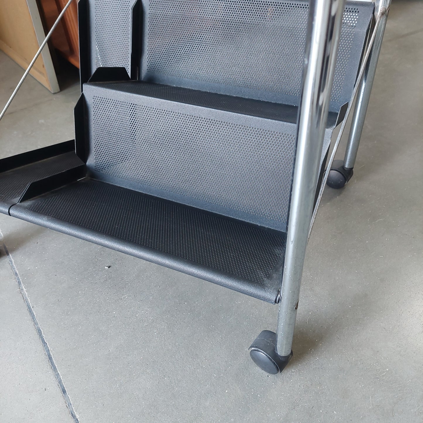 Carrellino Metallo Nero 3 Ripiani Cm50x39x90h