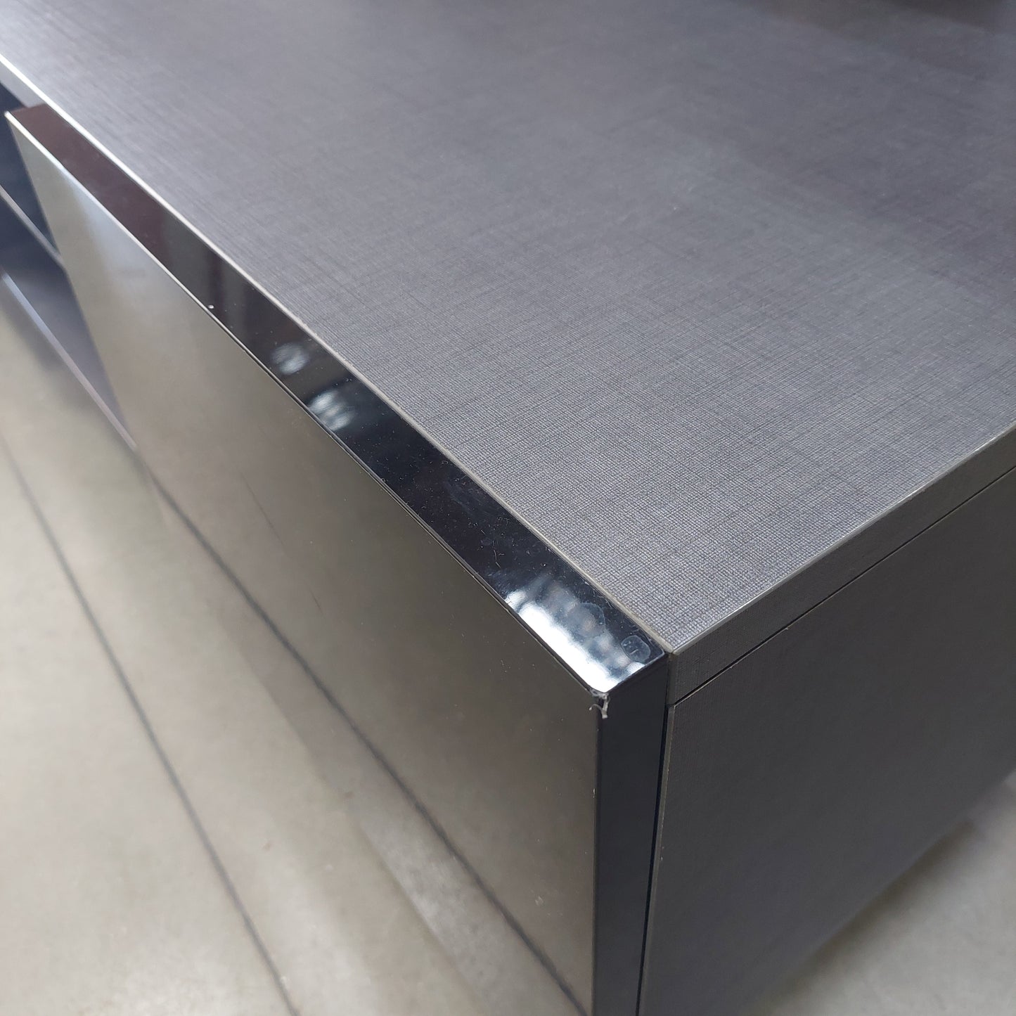 Mobile Porta Tv Grigio E Nero 2/s Cm130x45x46h