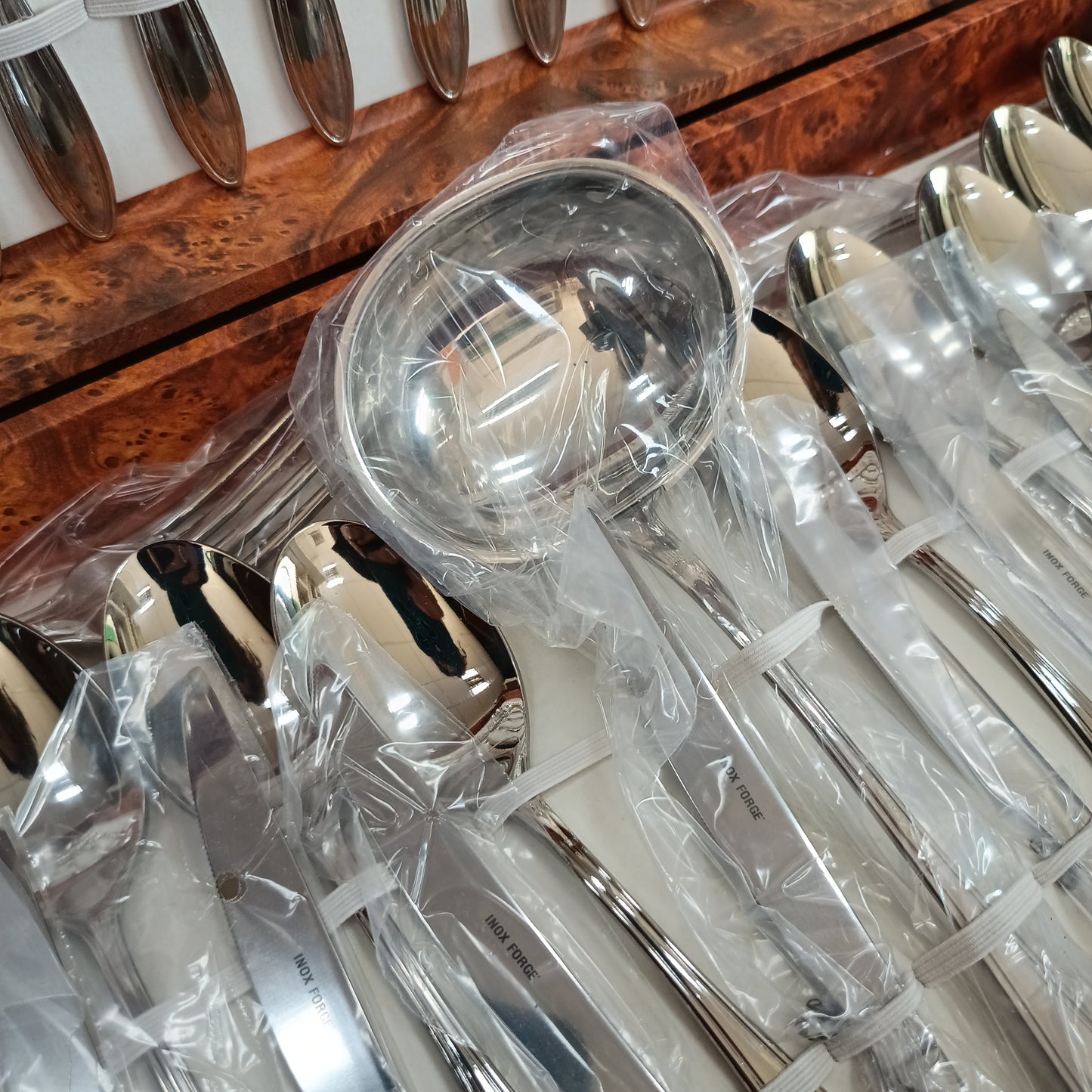 Servizio Posate Acciaio Inox 18-10 Salvinelli 75 Pz