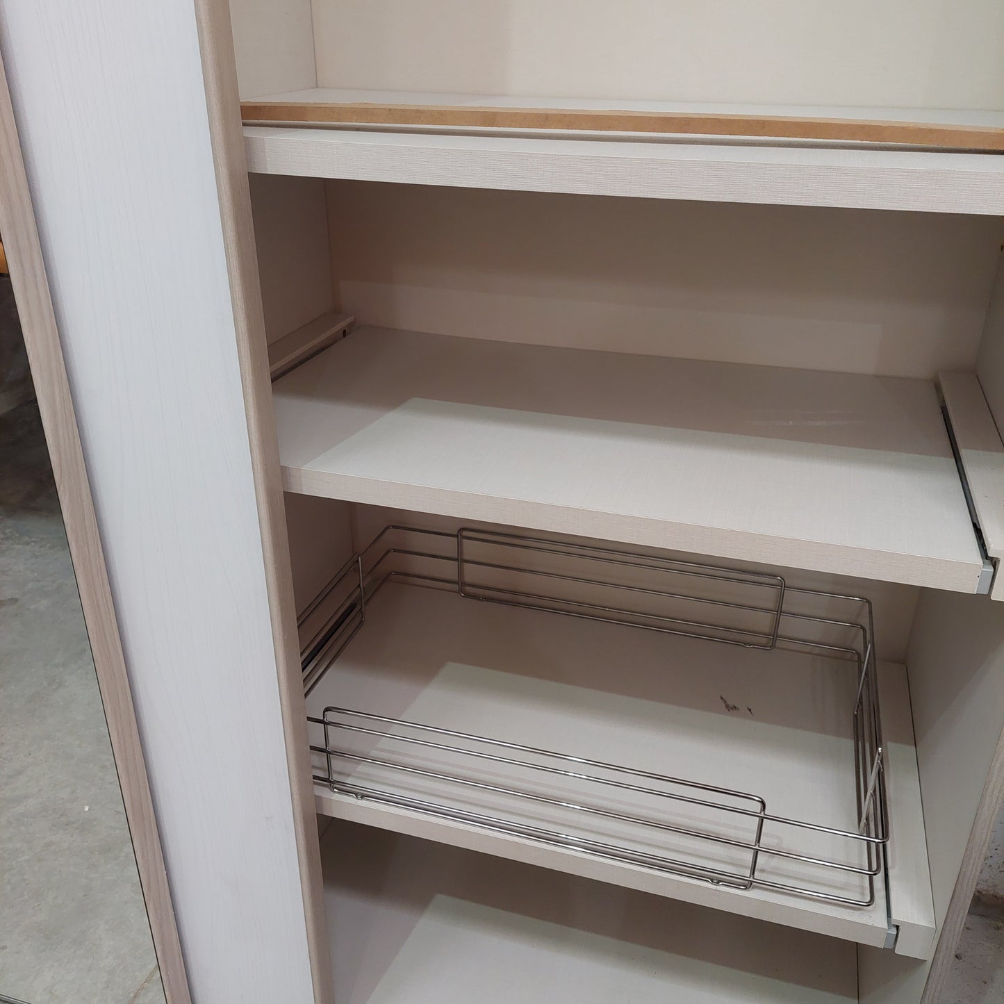 Armadio* 3/a Scorrevoli C/specchio Cm276x60x254