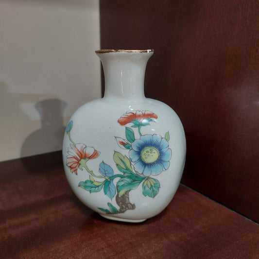 Vasetto Porcellana Decoro Fiori0,00 €