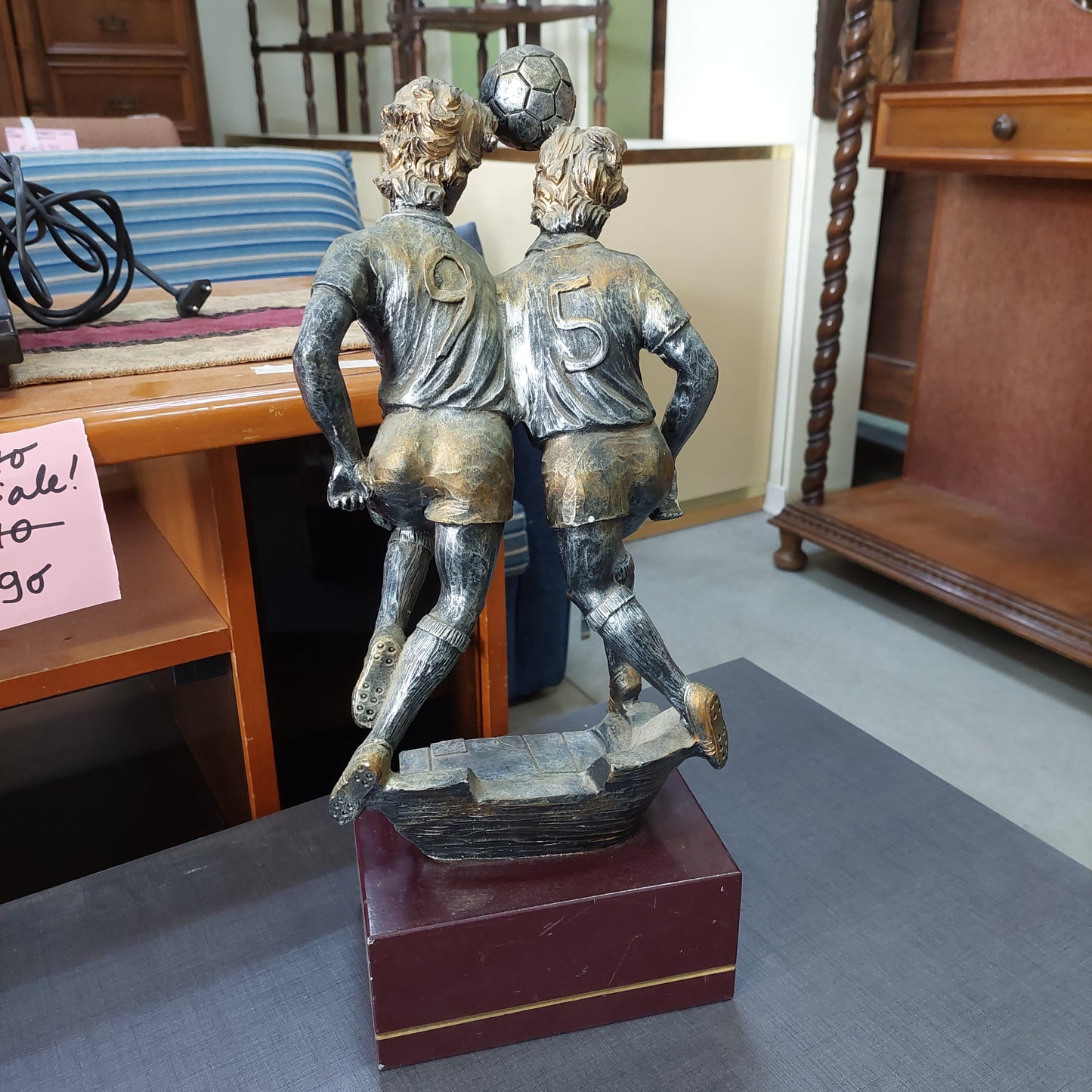 Trofeo Coppia Calciatori Base Legno H45