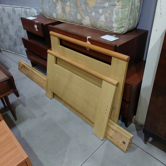 Letto Singolo Legno Chiaro (testiera Cm91x73h) Giroletto