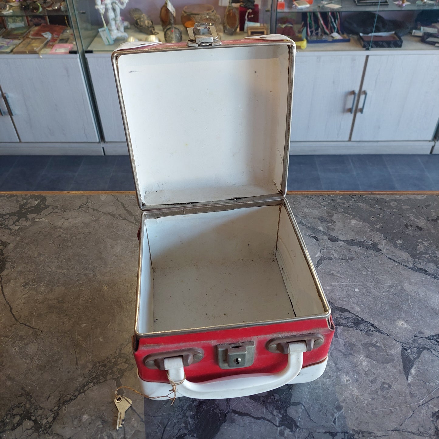 Valigetta Di Cartone A Cubo Rossa E Bianca Vintage