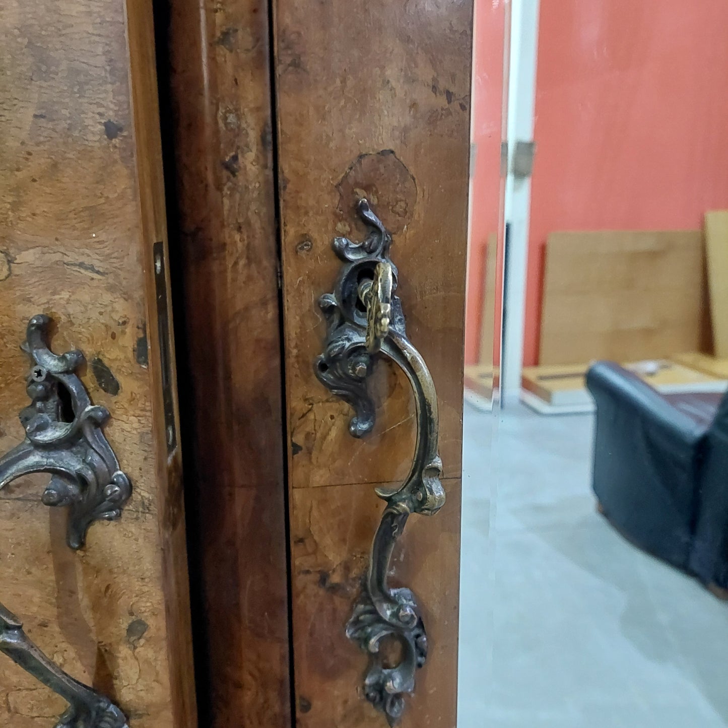 Armadio Radica Di Noce C/specchio 3/a Cm230x60x210h