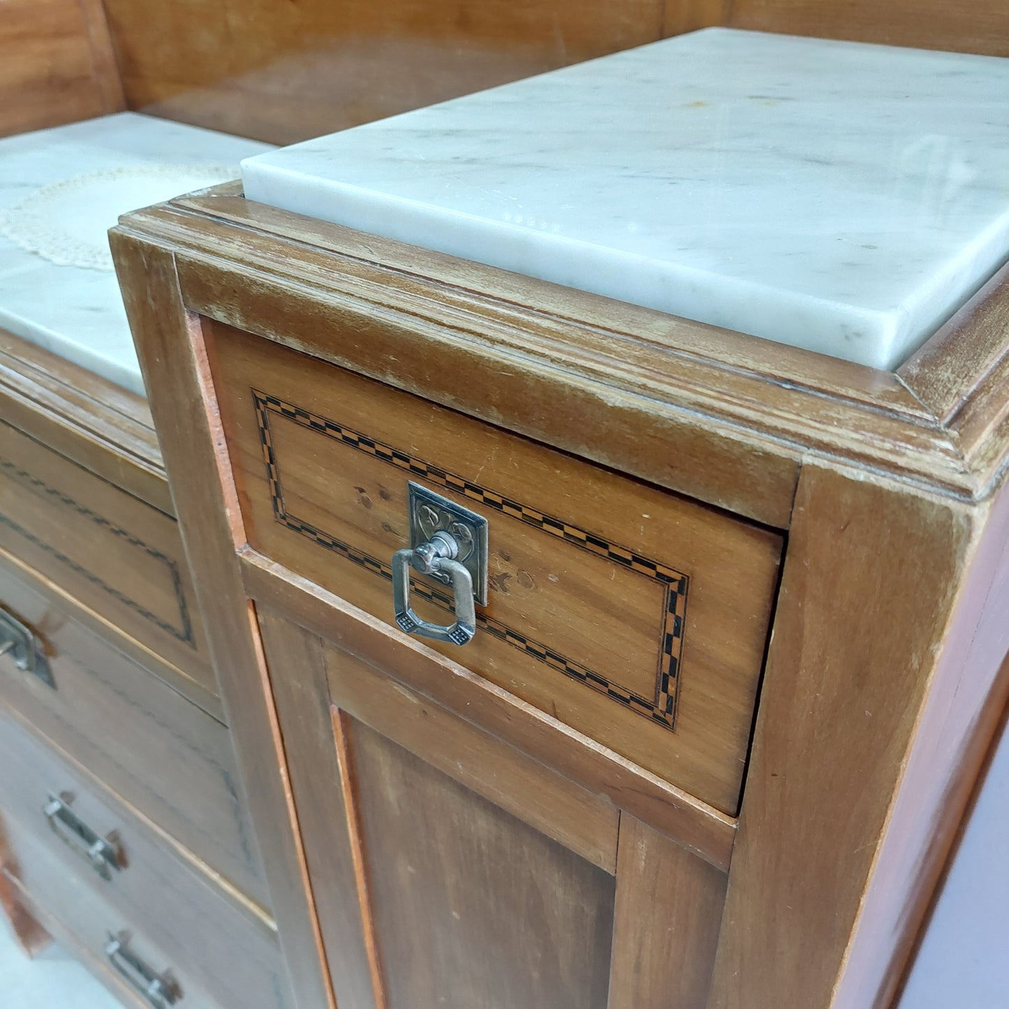Cassettiera Con Marmo E Specchio St.liberty Cm118x40x190h