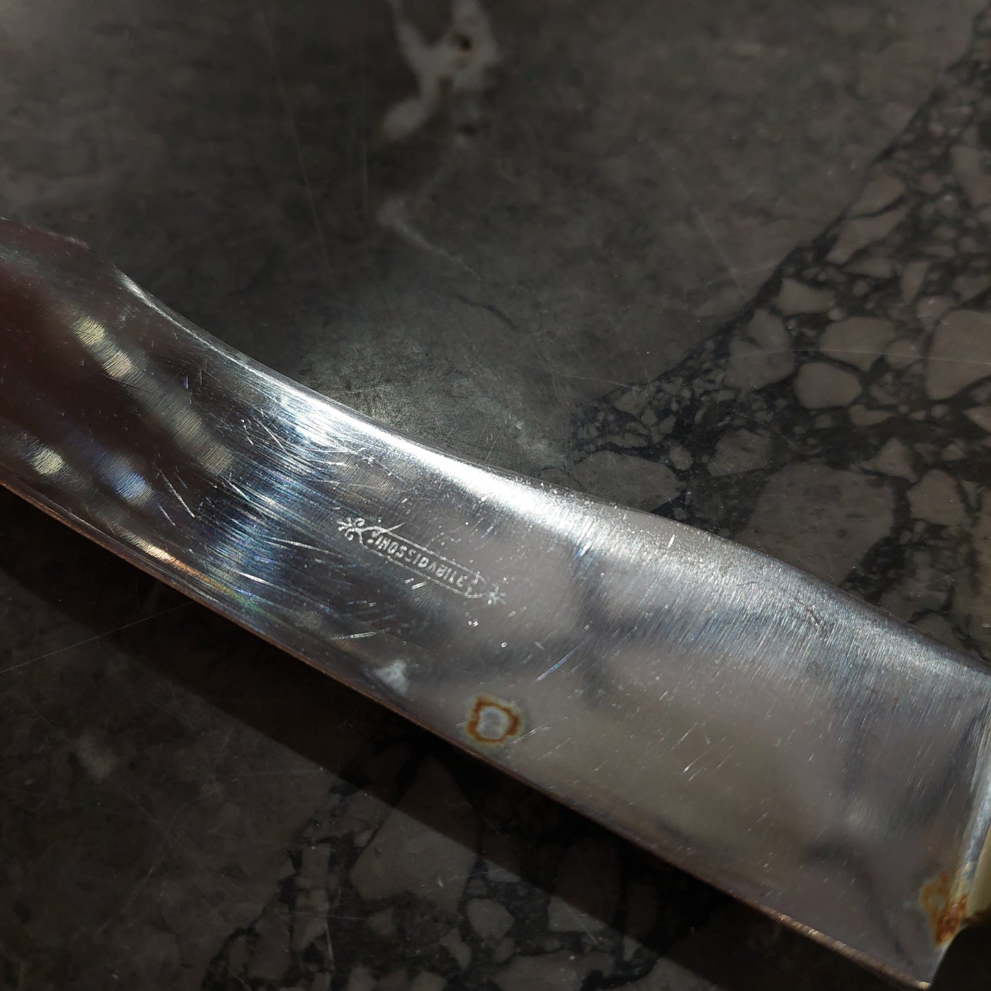 Coltello Acciaio Manico Ottone