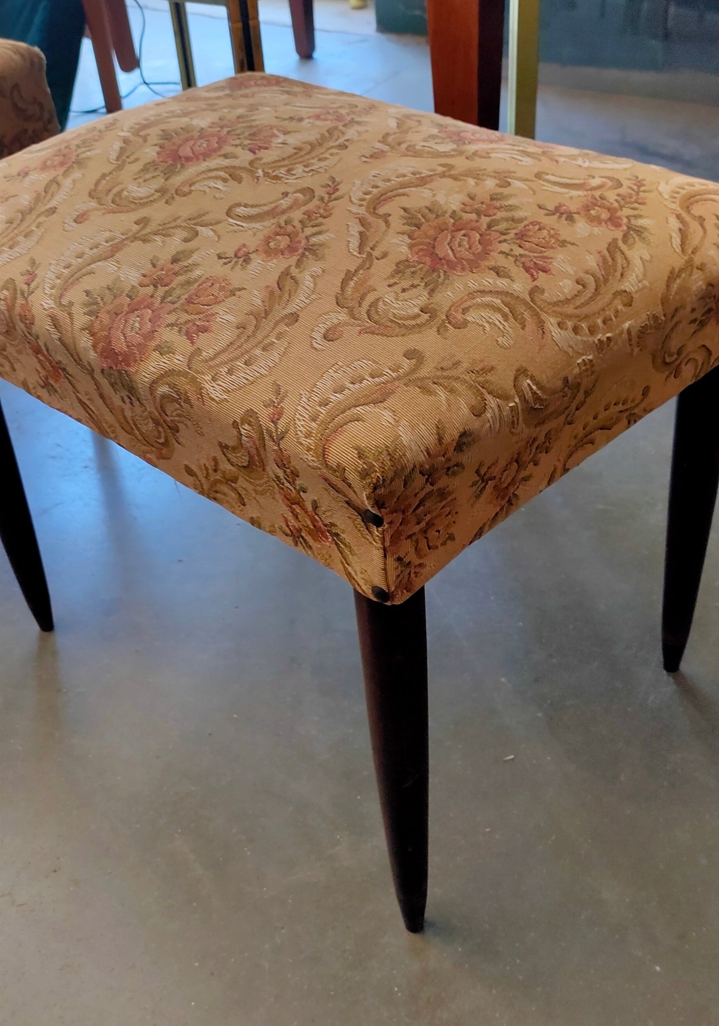 Pouf Legno Tessuto Fiori Cm47x36x40h