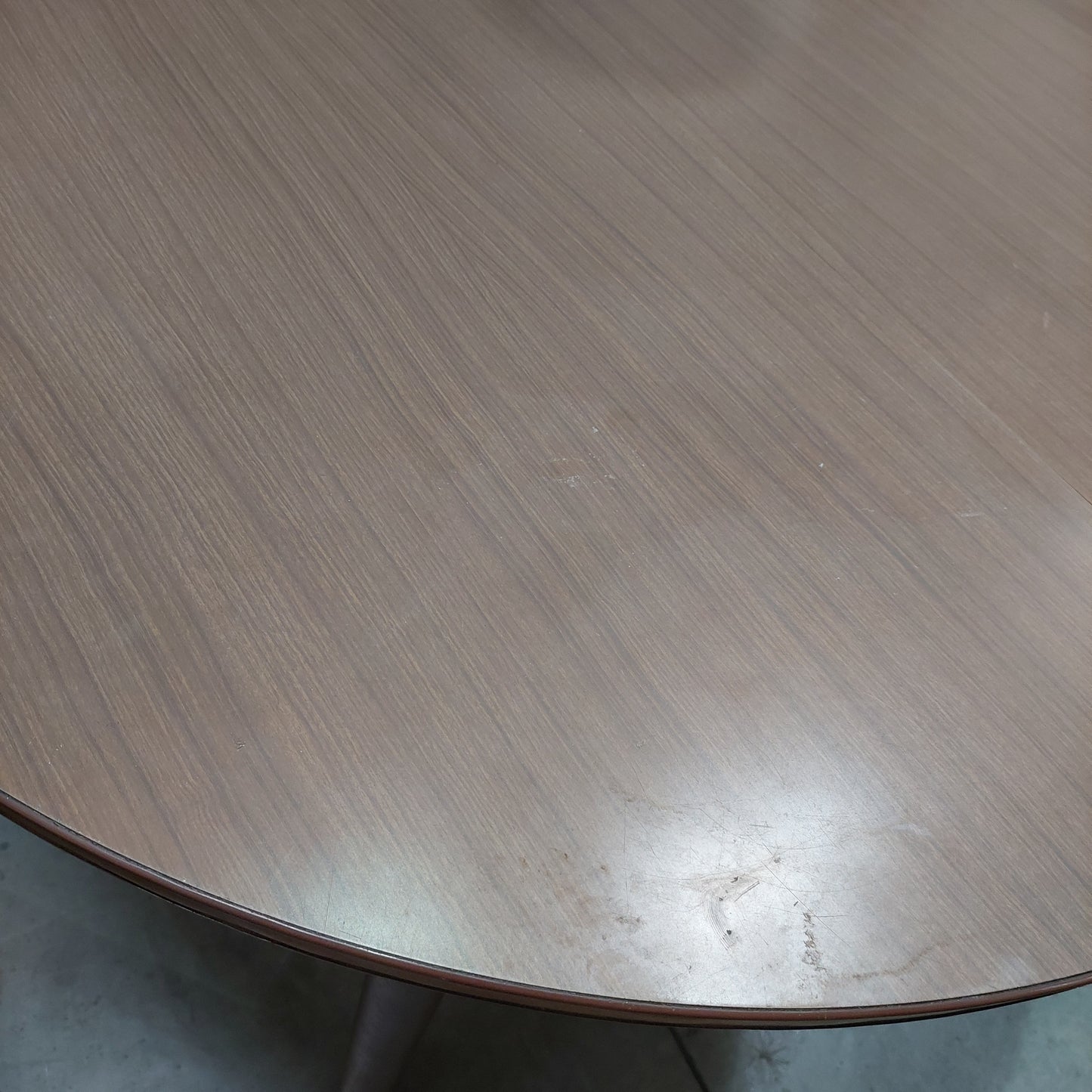 Tavolo Tondo In Formica All. D111/150x78h