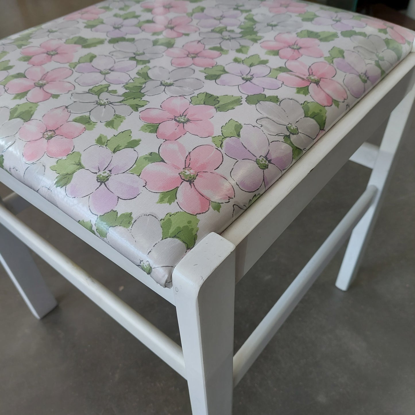 Sedia Legno Bianco Imb. Fiori