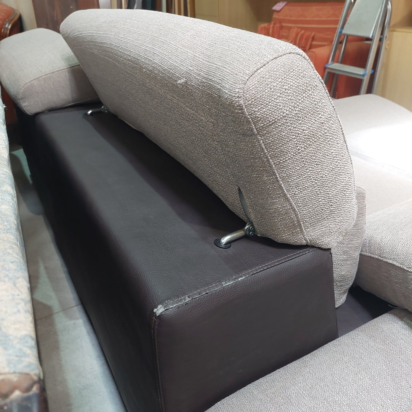 Divano Poltronesofà Gimigliano + Pouf Cm235x110x77h