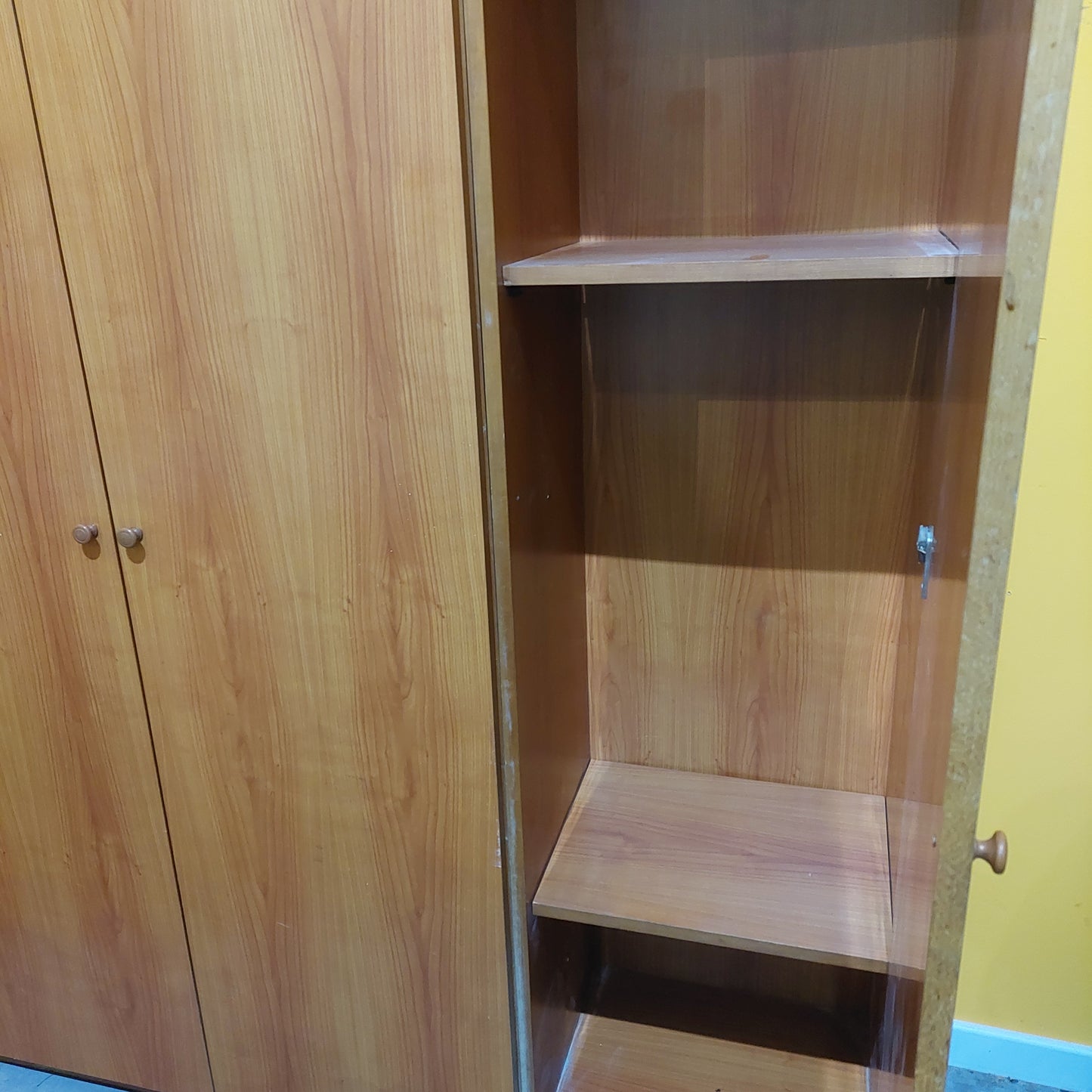 Armadio* Noce 3/ante Cm150x40x201h