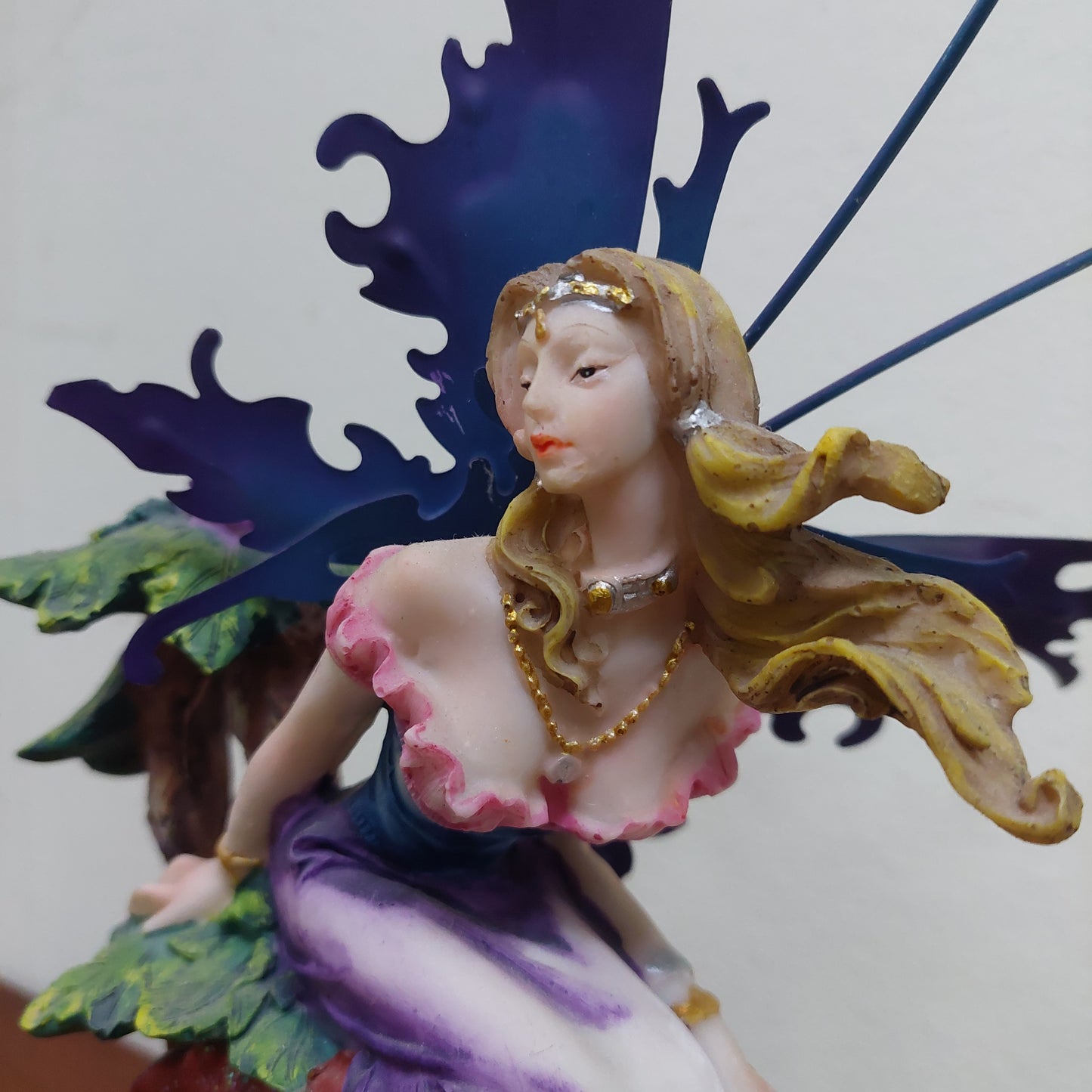 Statuina Fata Su Vite H30