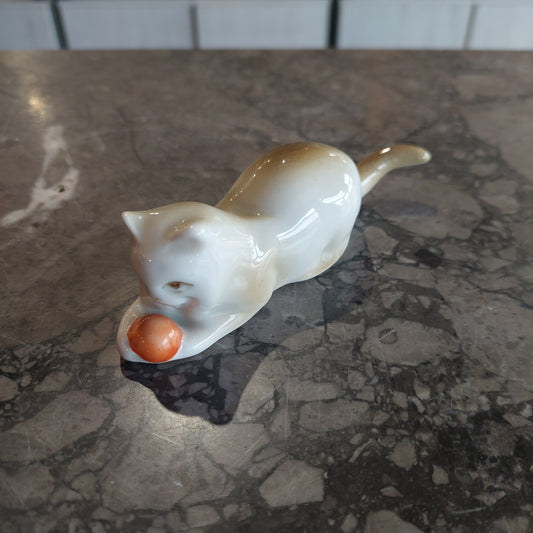 Statuina Gattino Con Pallina Porcellana Vintage Zsolnay