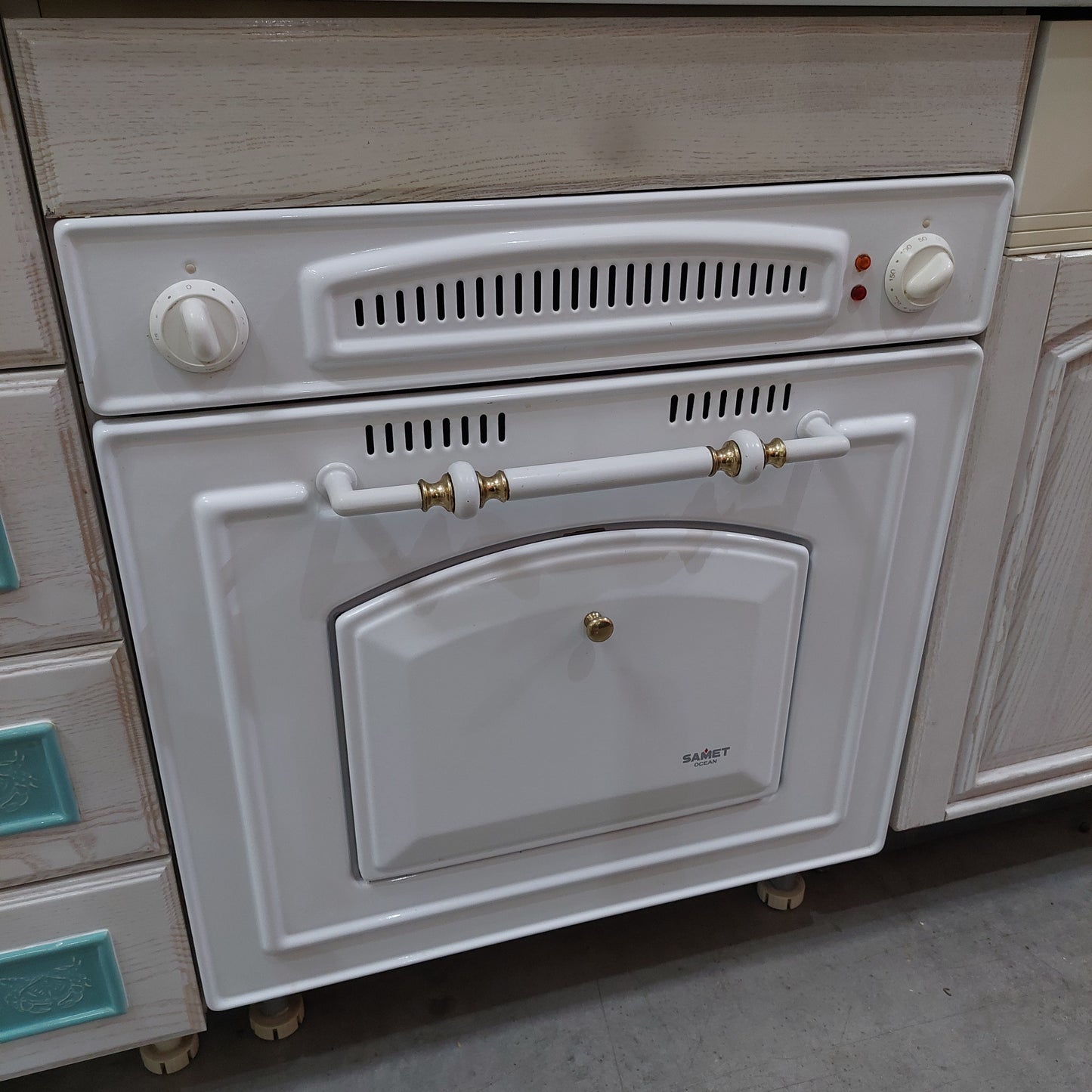Cucina Lineare "tomassi" Completa Di Tavolo E Sedie