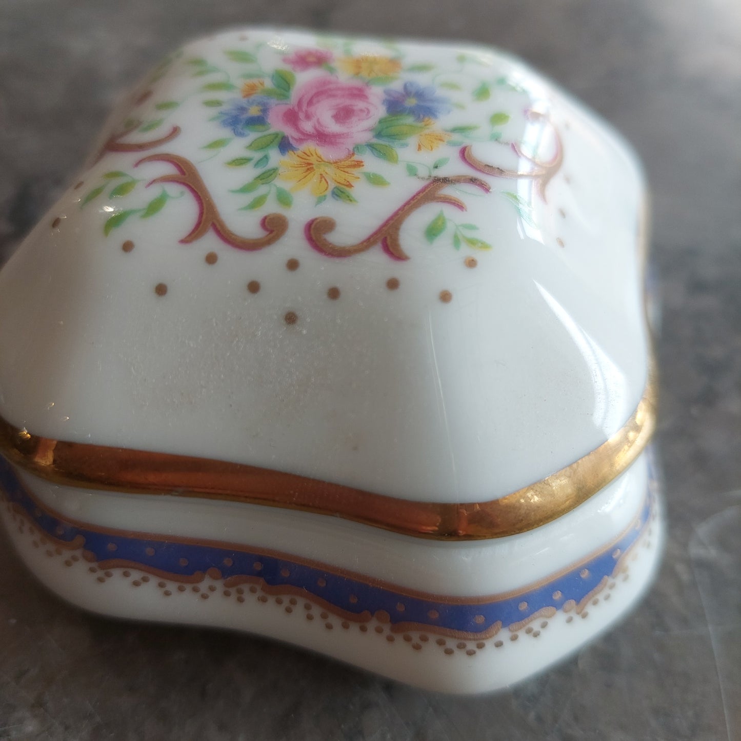 Scatolina Porcellana Limoges Oro 22k