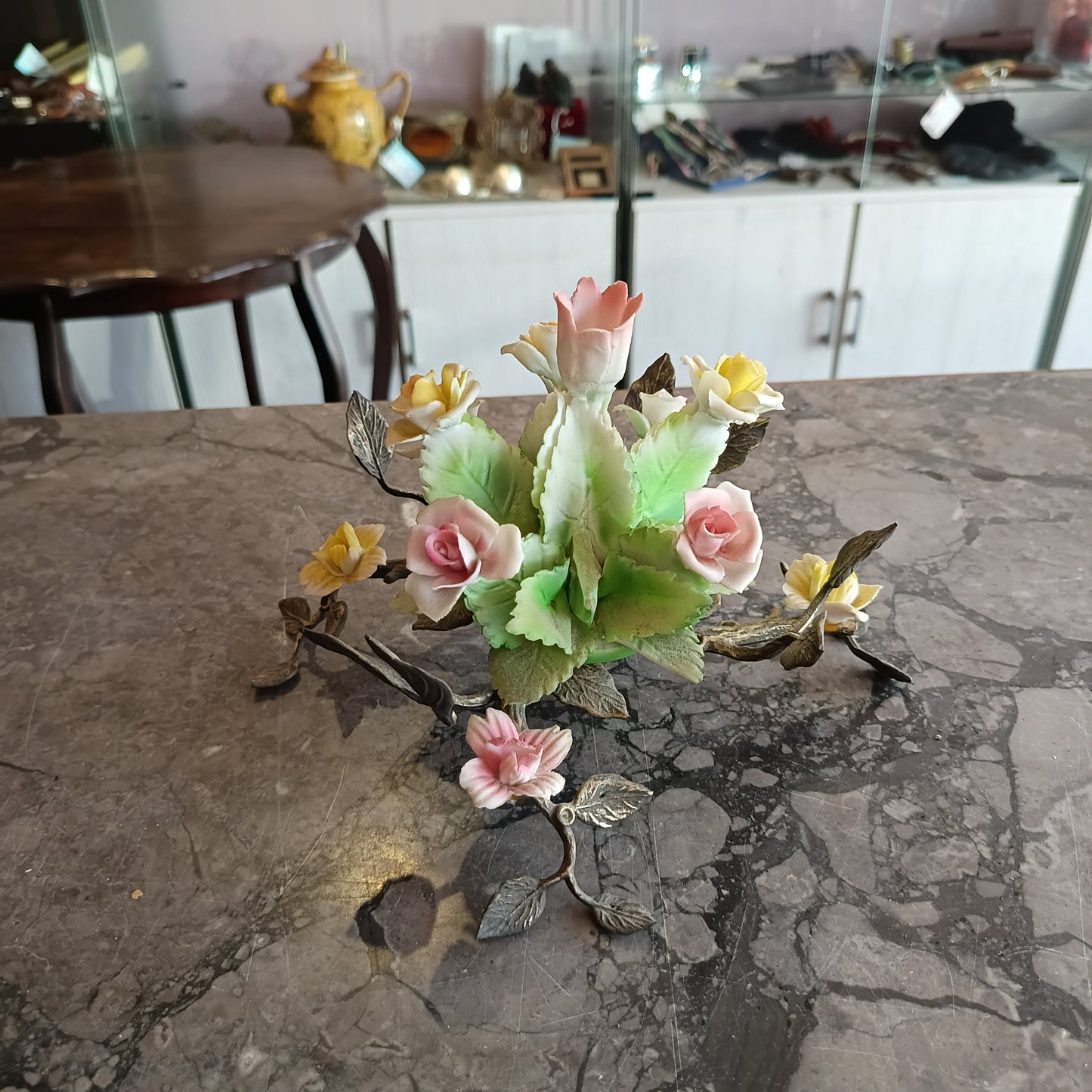 Soprammobile Fiori Porcellana * St. Capodimonte Base Ottone