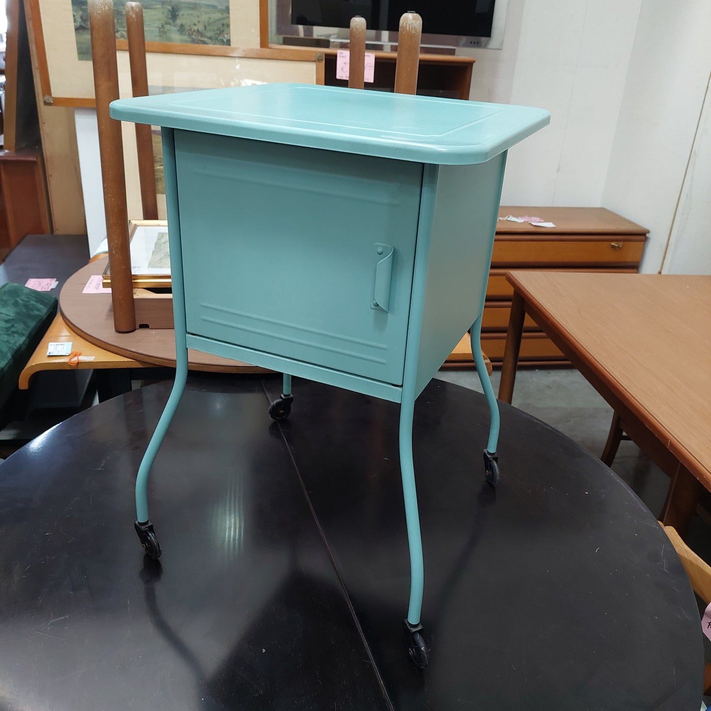 Tavolino Turchese Metallo Con Ruote 1/s Cm46x46x67h