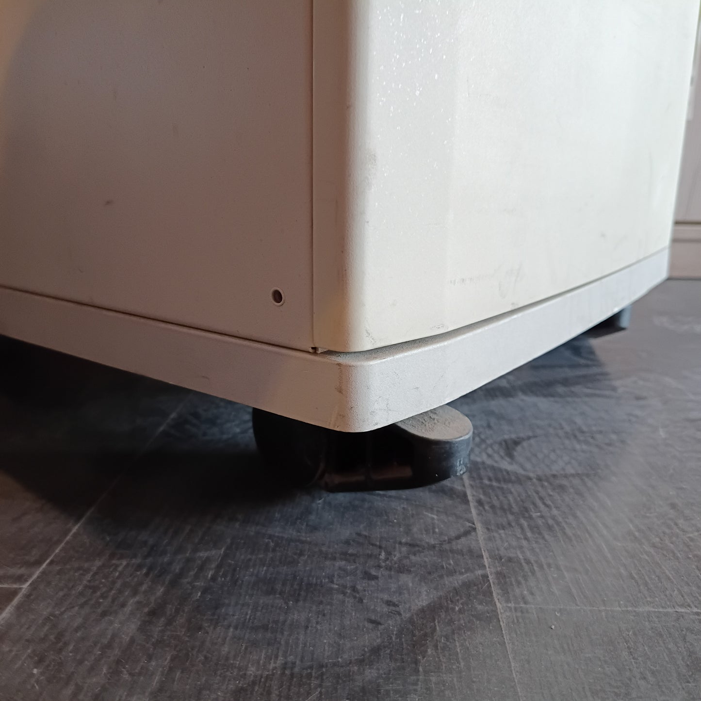 Cubo Contenitore Con Ruote 1/s Cm54x54x47h