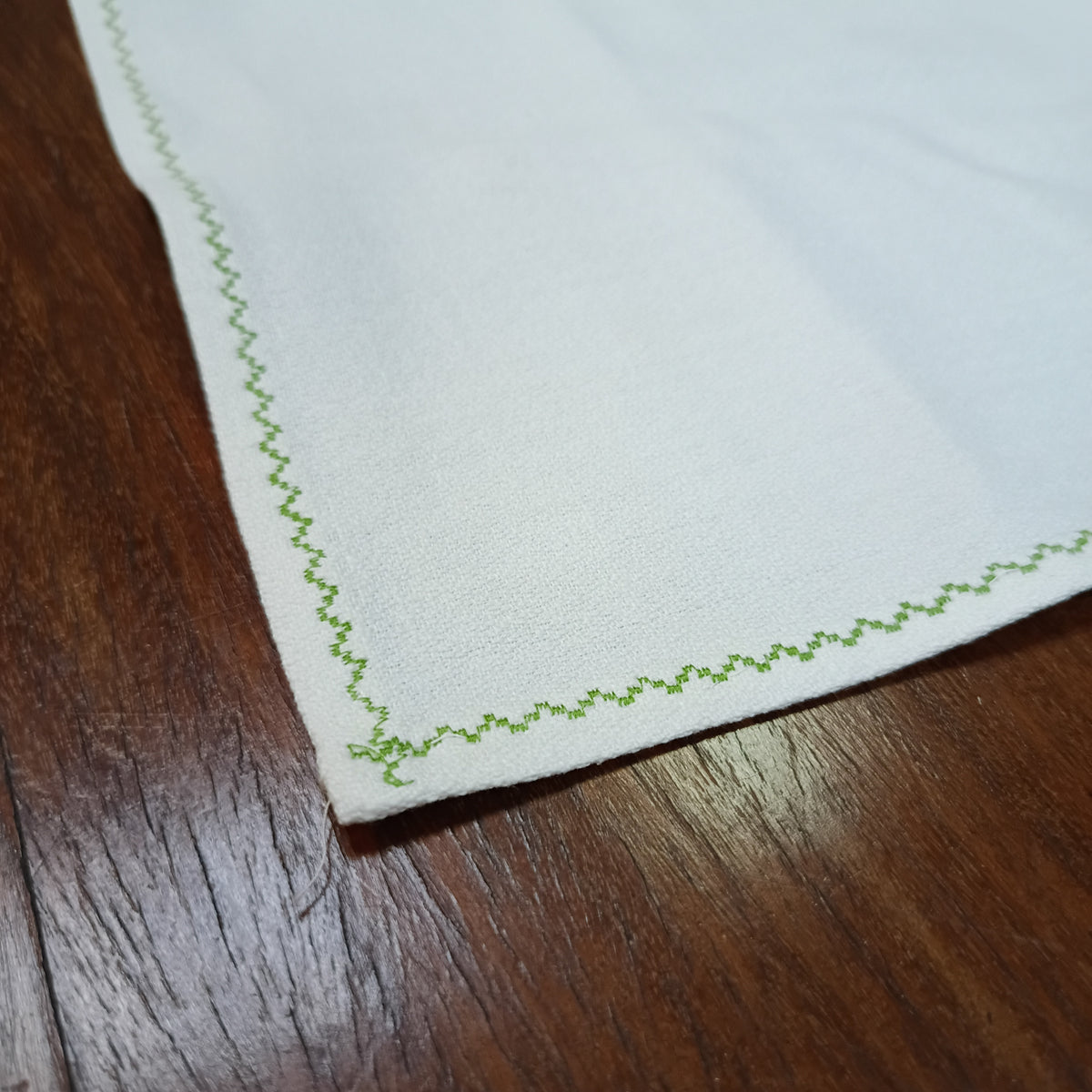 Set/4 Tovagliette Colazione Bianche Ricamo Verde Cm52x52