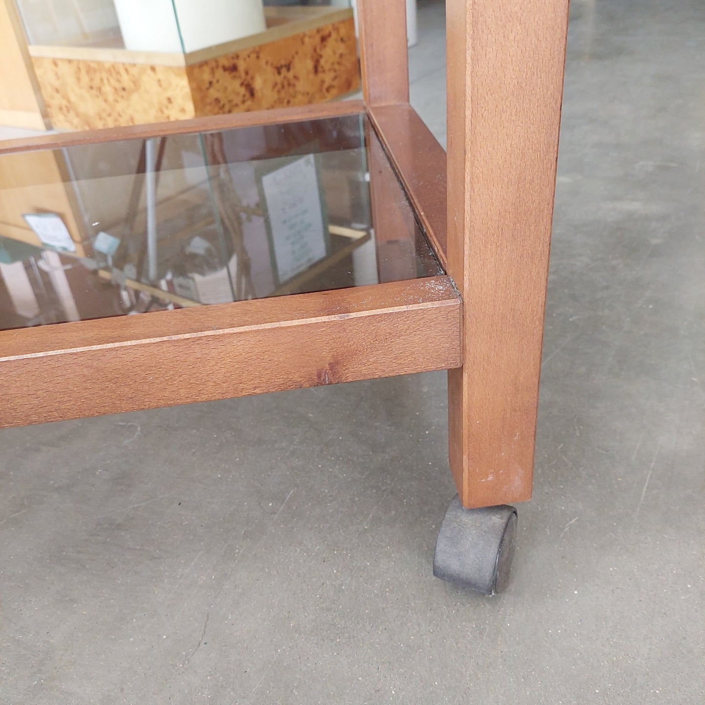 Carrello Porta Tv Noce 2 Ripiani Vetro Cm80x44x75h