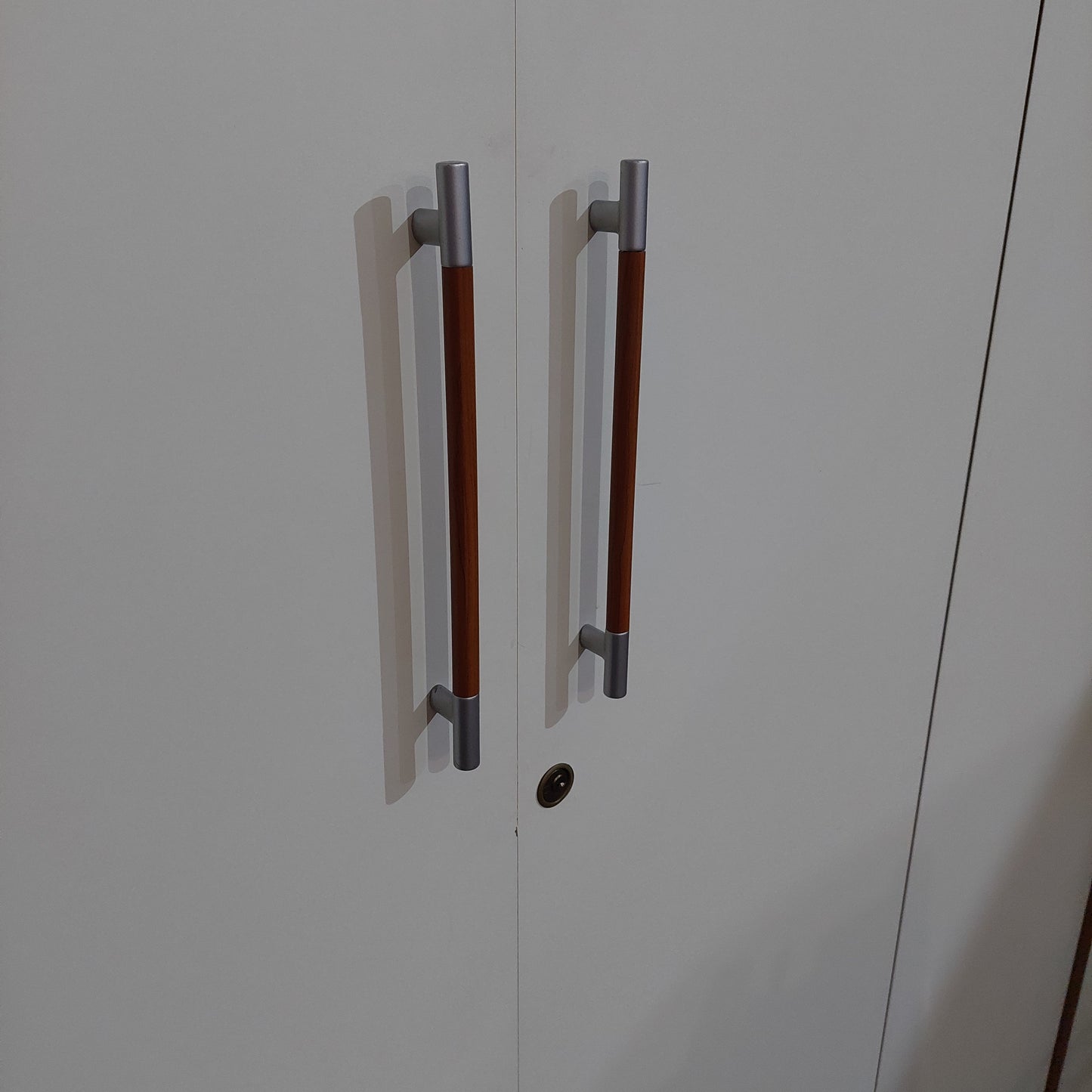Armadio* 4/a Bianco/ciliegio Cm 180x57x246h