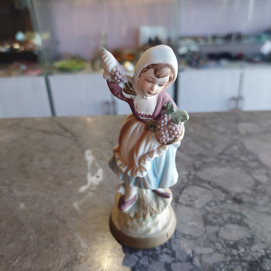 Statuina Fanciulla Con Uva Porcellana St. Capodimonte