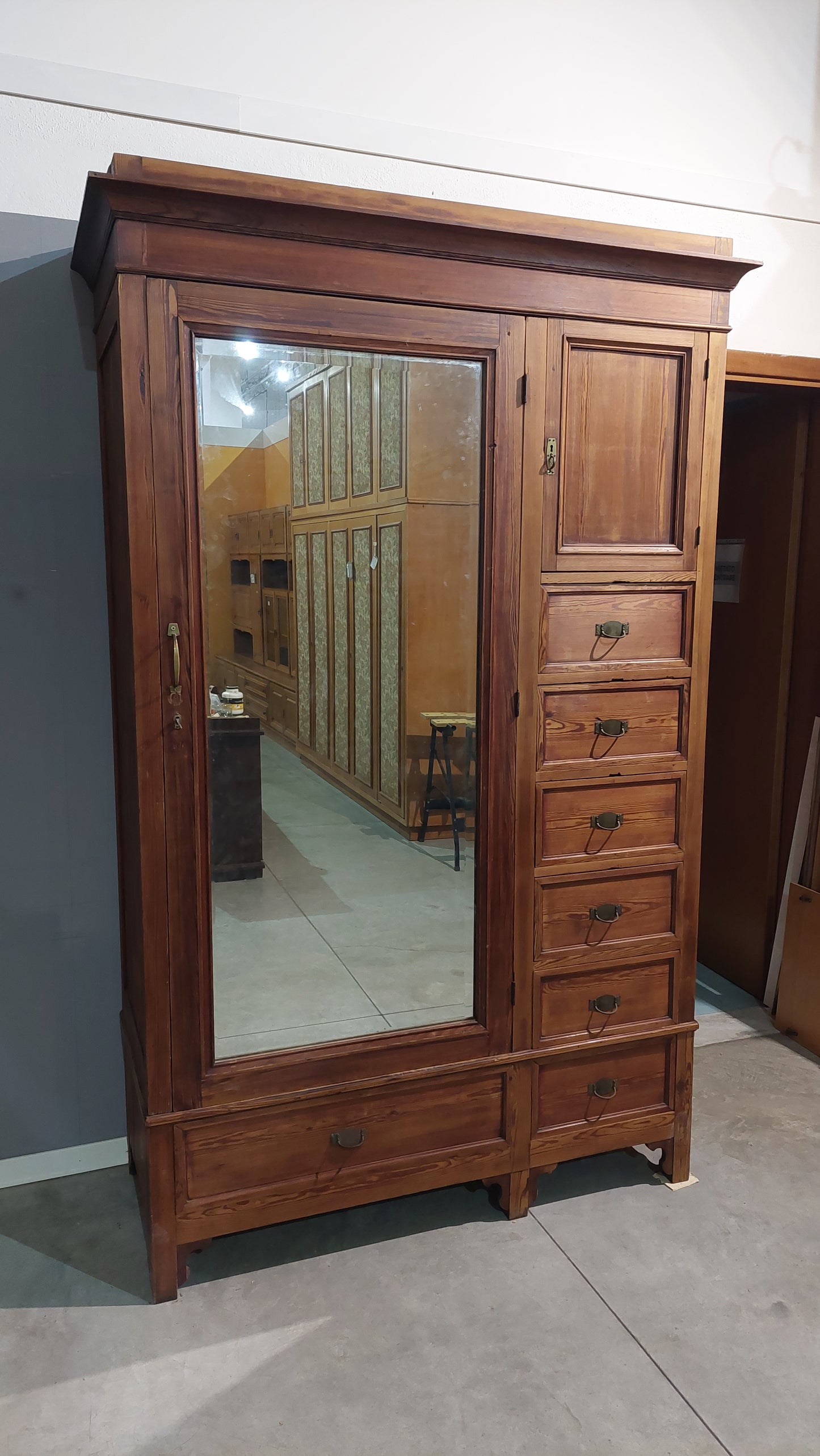 Armadio Stile Liberty Con Specchio Cm143x60x230h
