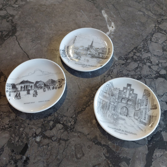 Set/3 Piattini Souvenir Neustadt Holstein Porcellana Gegr 1849 Uhlenhorst