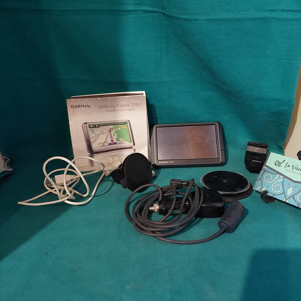 Navigatore Gps Garmin Nuvi + Accessori