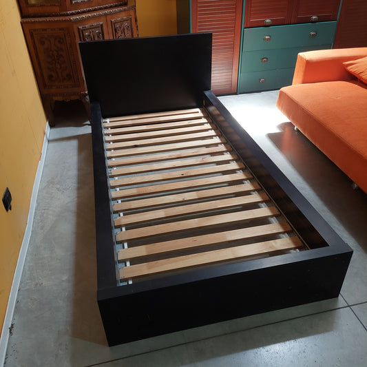 Letto Singolo Nero Ikea Con Doghe Legno