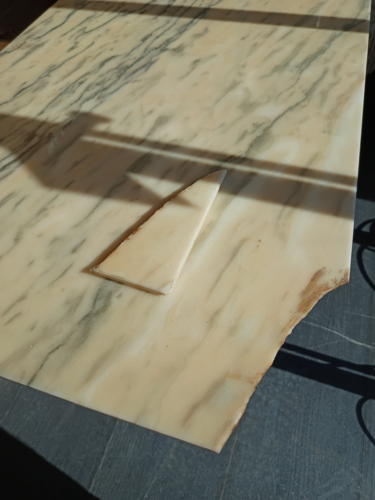 Tavolino Ferro Ottone Marmo * Anni 50 Cm89x48x41h