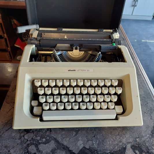 Macchina* Da Scrivere Vintage Olivetti Lettera 50 Con Custodia