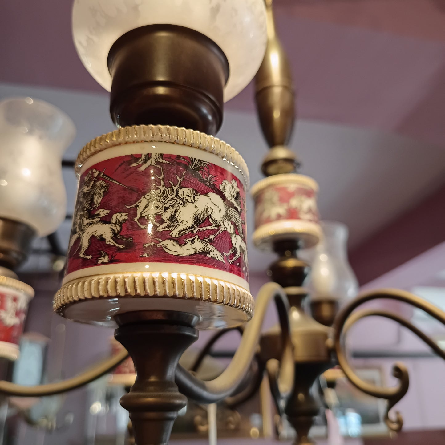 Lampadario Ottone Porcellana Coppe Vetro 6 Luci Anni 50