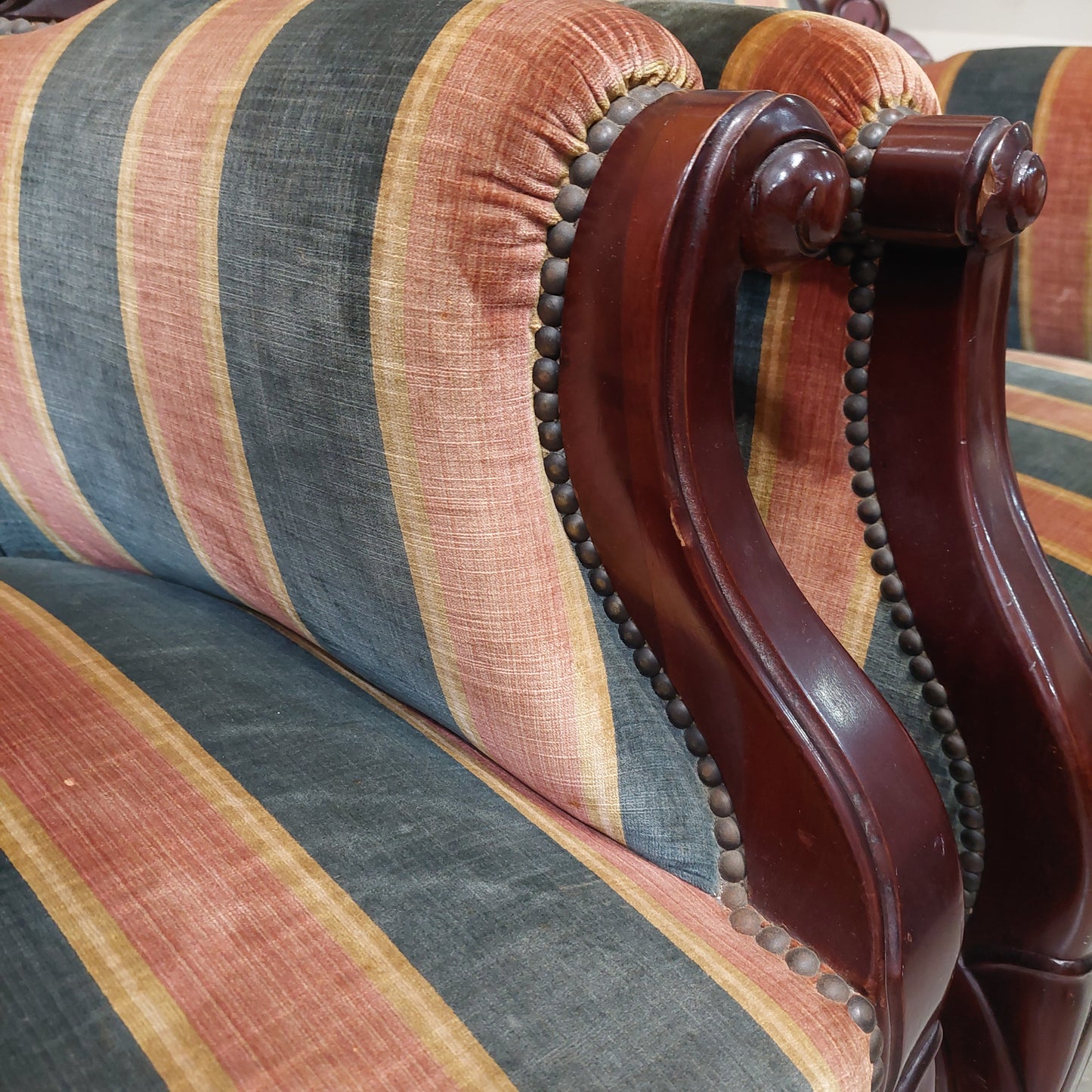 Poltrona Legno Imbottitura Velluto Righe