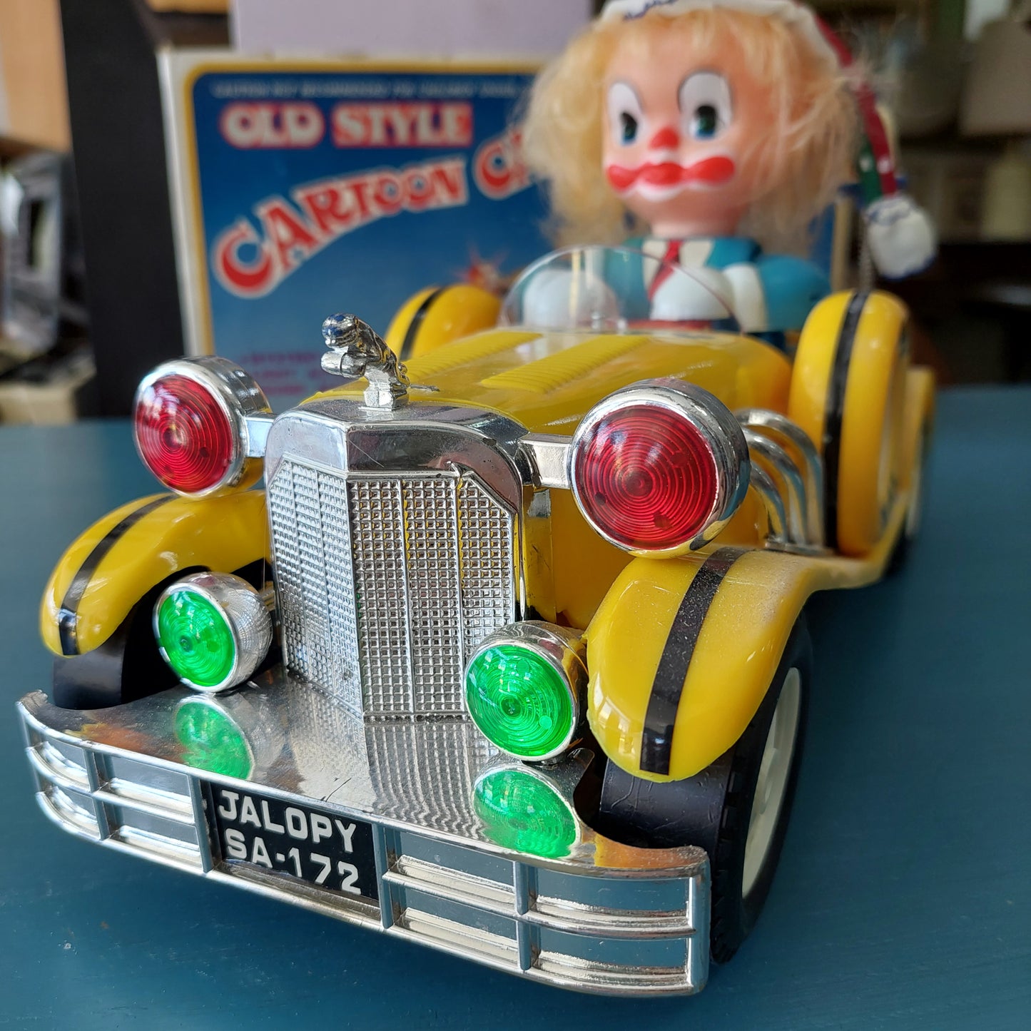 Macchina Giocattolo - Old Style Cartoon Car Con Pagliaccio