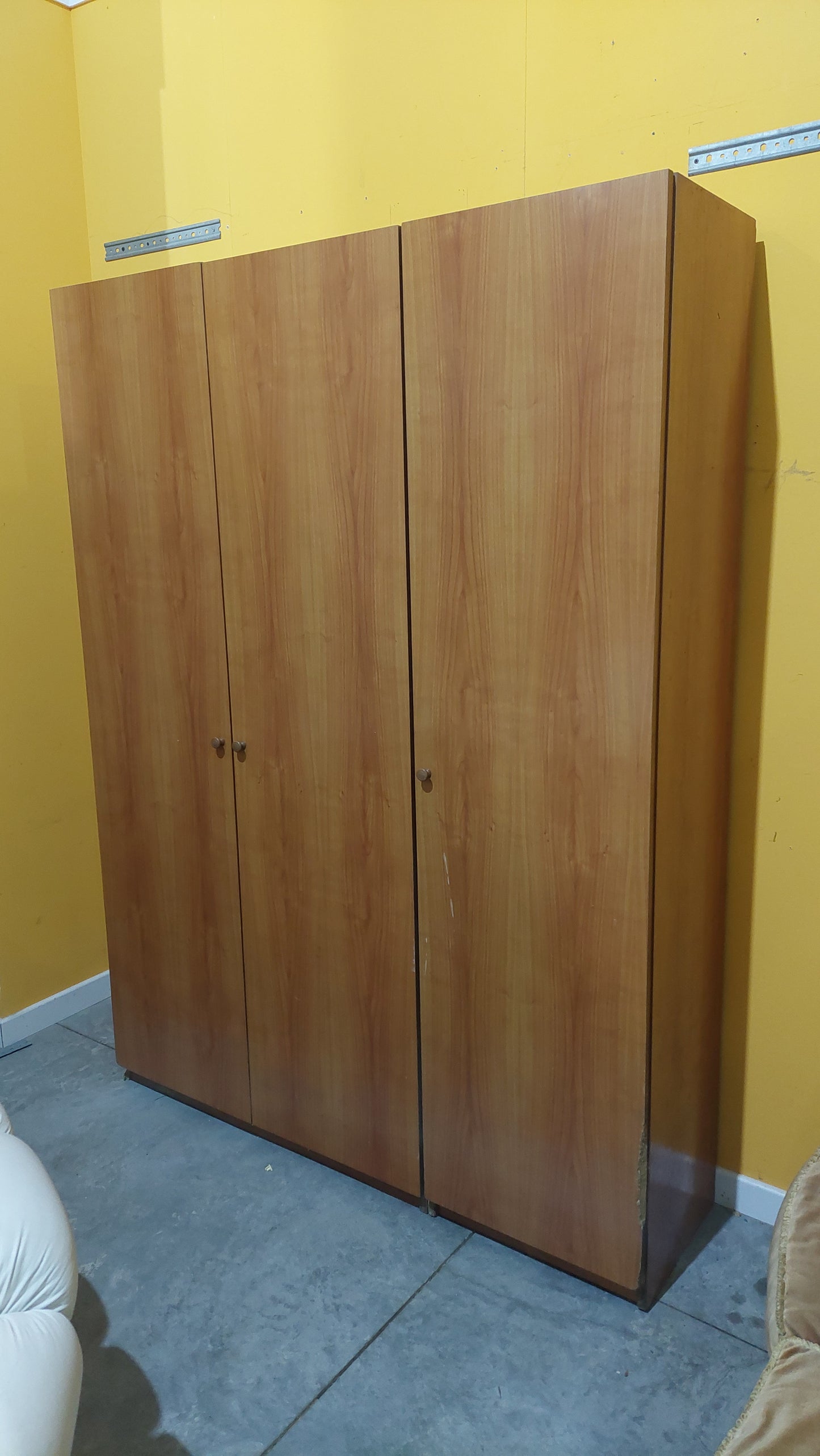 Armadio* Noce 3/ante Cm150x40x201h