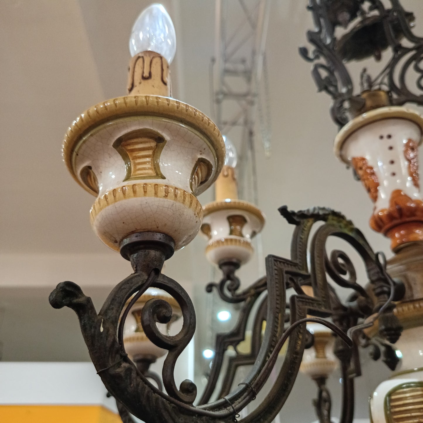 Lampadario Ottone Ceramica Primi 900 9 Luci