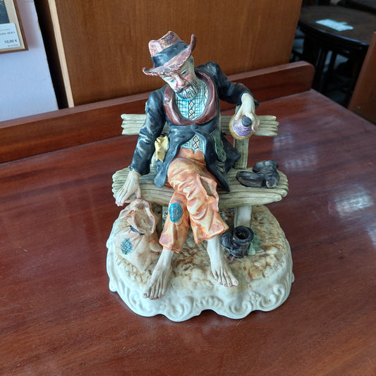 Statua Barbone Su Panchina Porcellana* Capodimonte