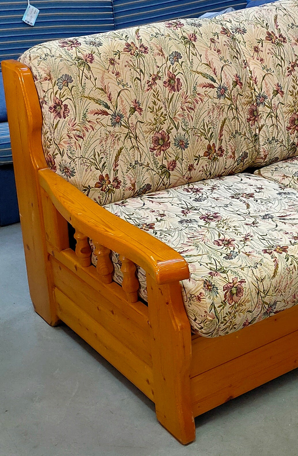 Divano Letto Legno Tessuto Fiori St. Country