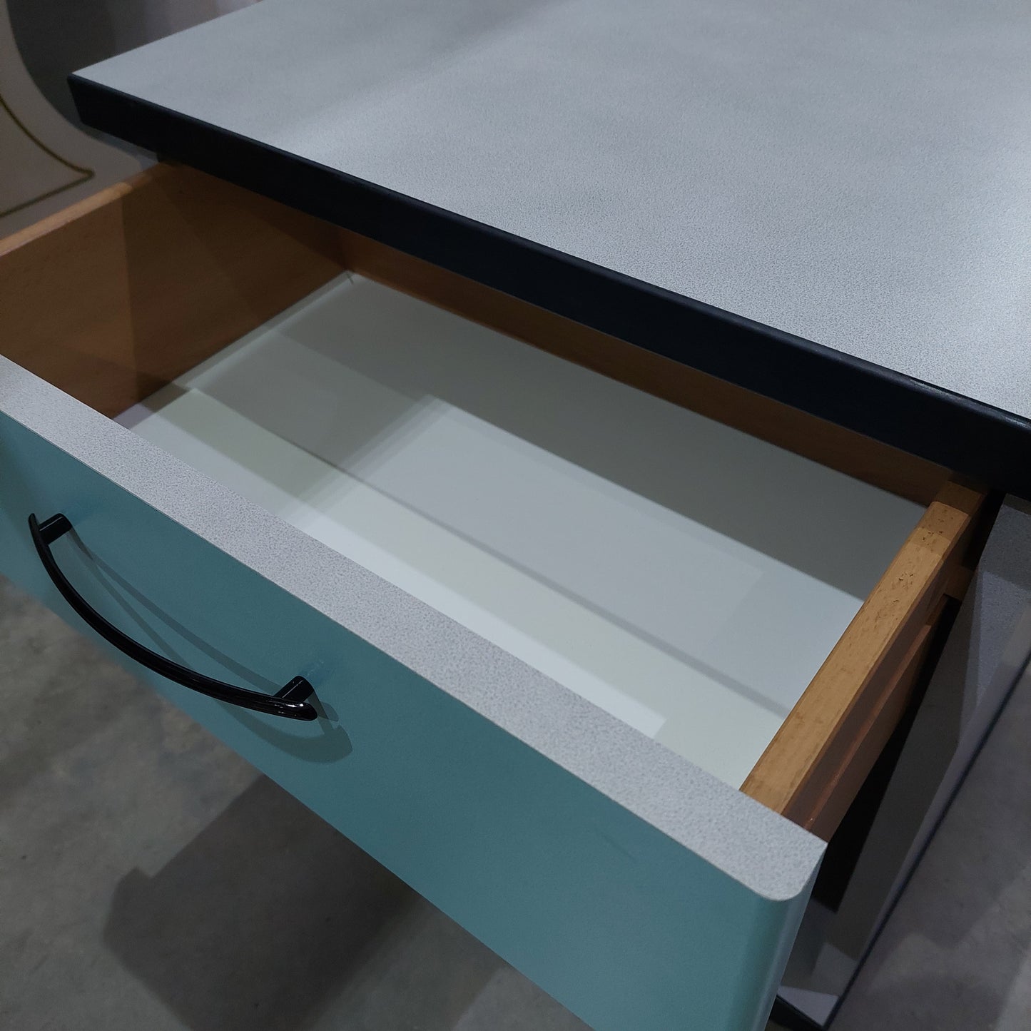 Comodino Grigio/turchese Cm47x36x48h