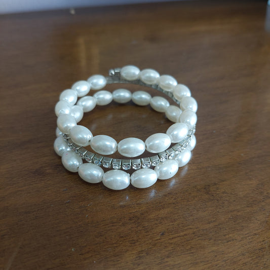 Bracciale Semirigido Perline Bianche E Strass